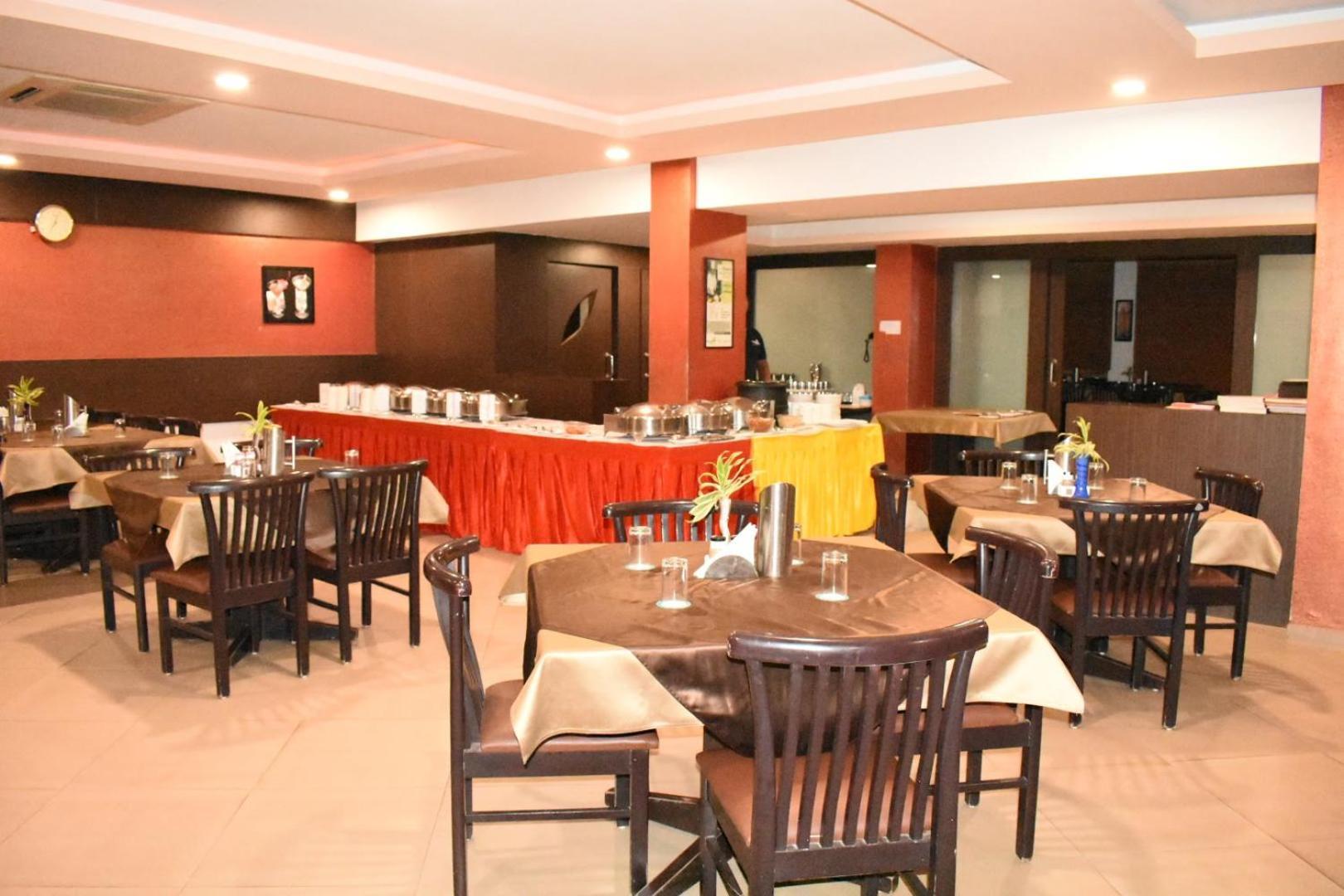 Goverdhan Greens Resort Dwarka L Hotels In Dwarka Exterior photo
