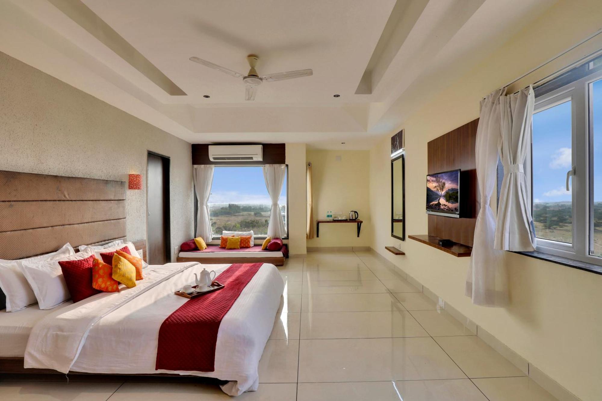 Goverdhan Greens Resort Dwarka L Hotels In Dwarka Exterior photo