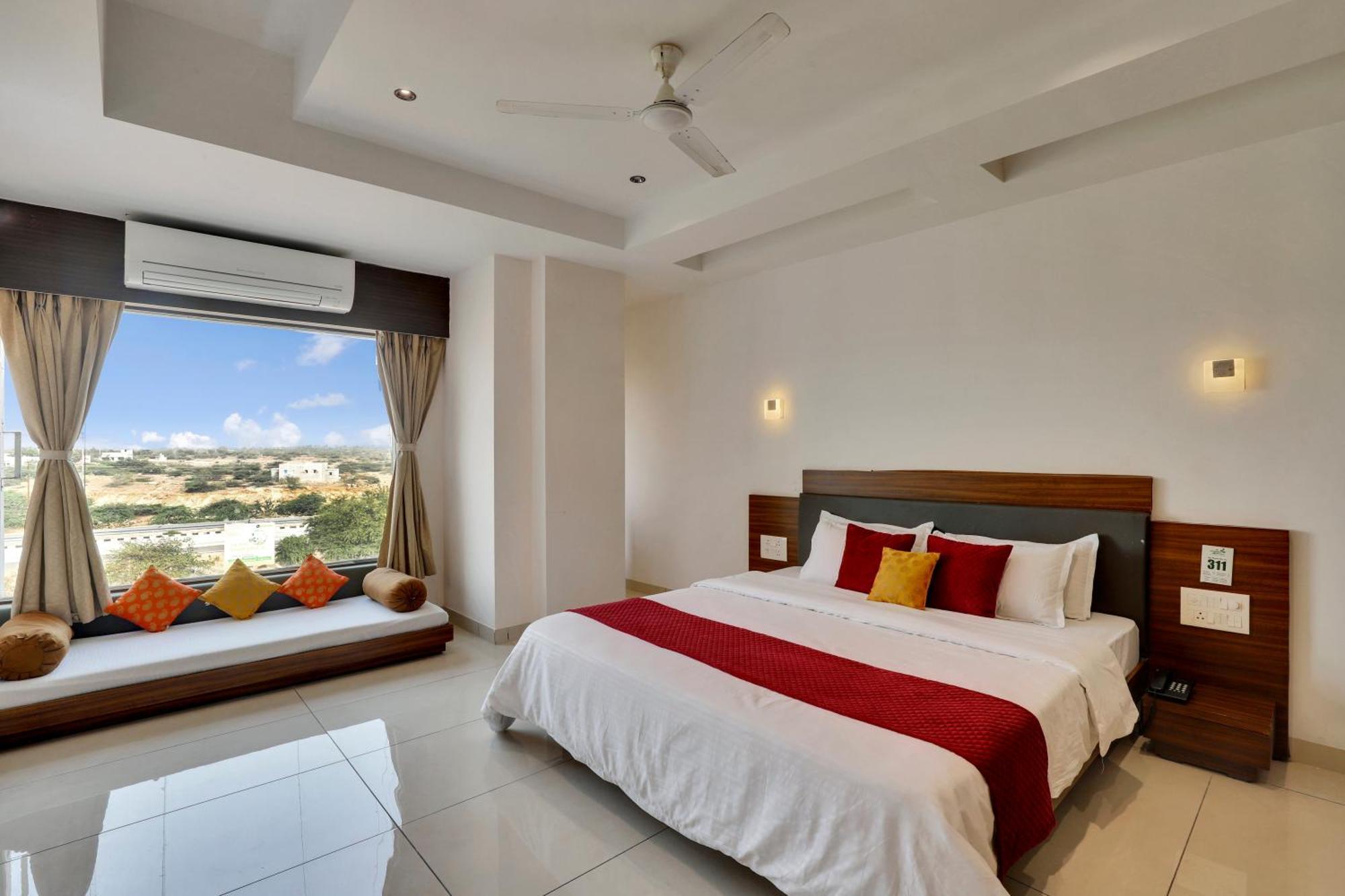 Goverdhan Greens Resort Dwarka L Hotels In Dwarka Exterior photo