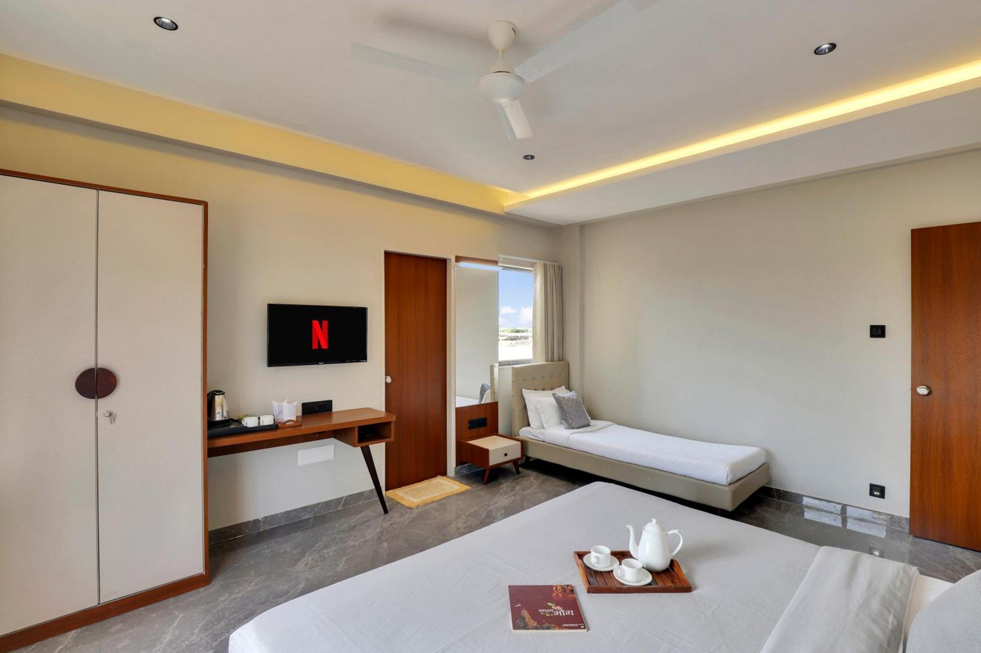 Goverdhan Greens Resort Dwarka L Hotels In Dwarka Exterior photo