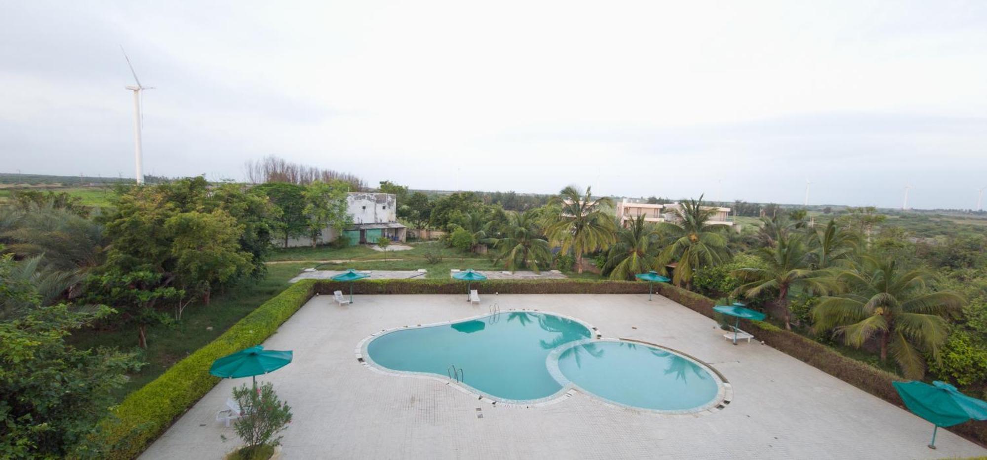 Goverdhan Greens Resort Dwarka L Hotels In Dwarka Exterior photo
