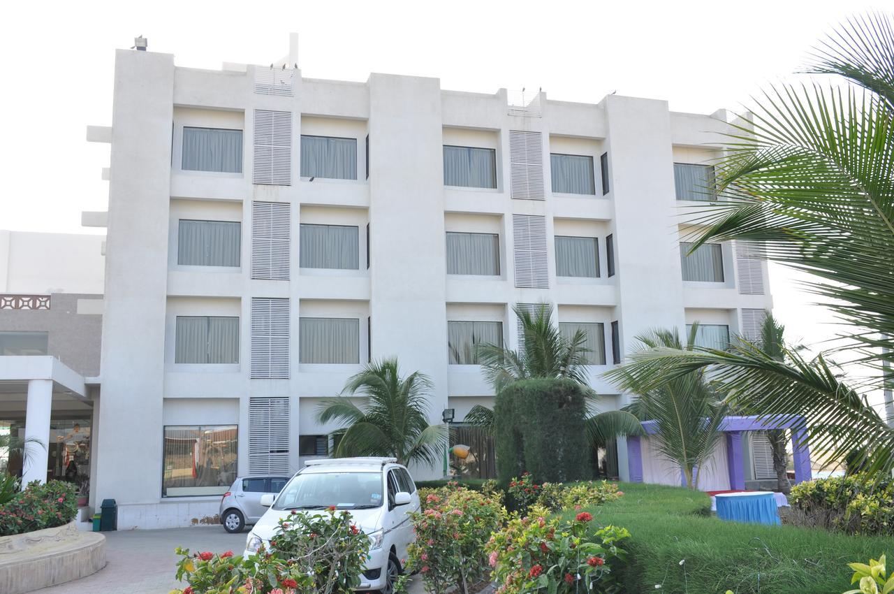 Goverdhan Greens Resort Dwarka L Hotels In Dwarka Exterior photo