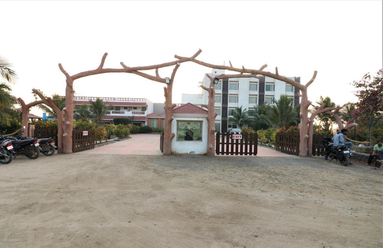 Goverdhan Greens Resort Dwarka L Hotels In Dwarka Exterior photo