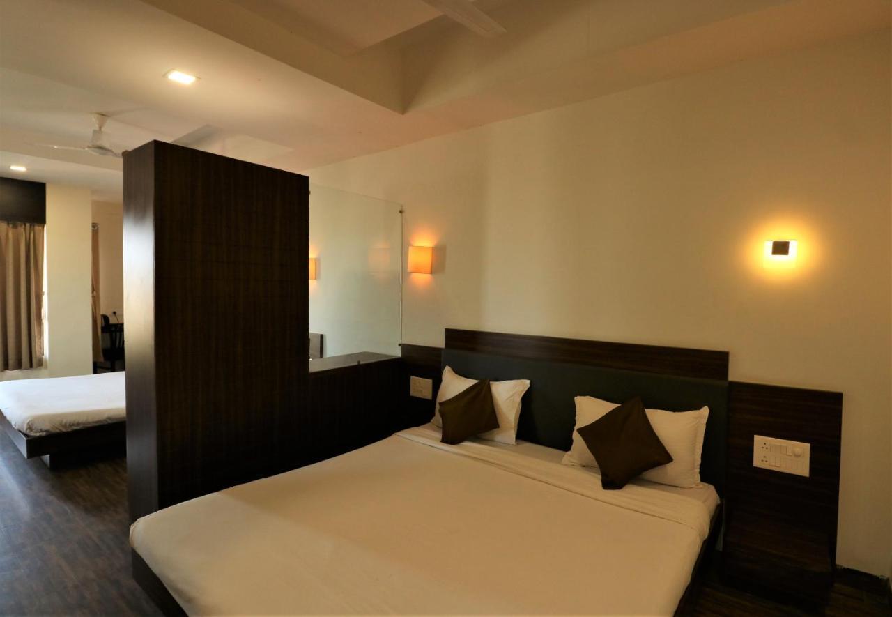 Goverdhan Greens Resort Dwarka L Hotels In Dwarka Exterior photo