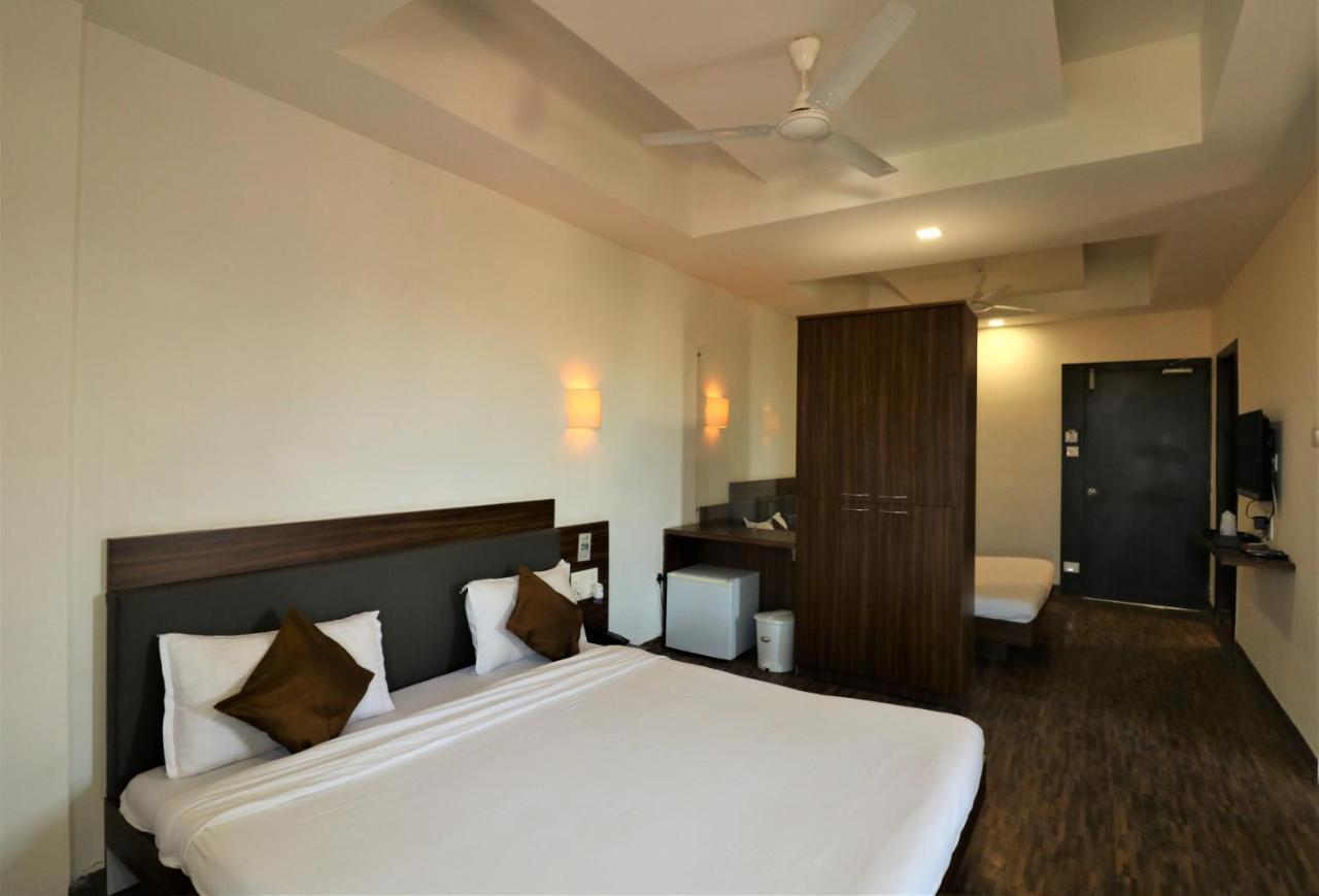 Goverdhan Greens Resort Dwarka L Hotels In Dwarka Exterior photo