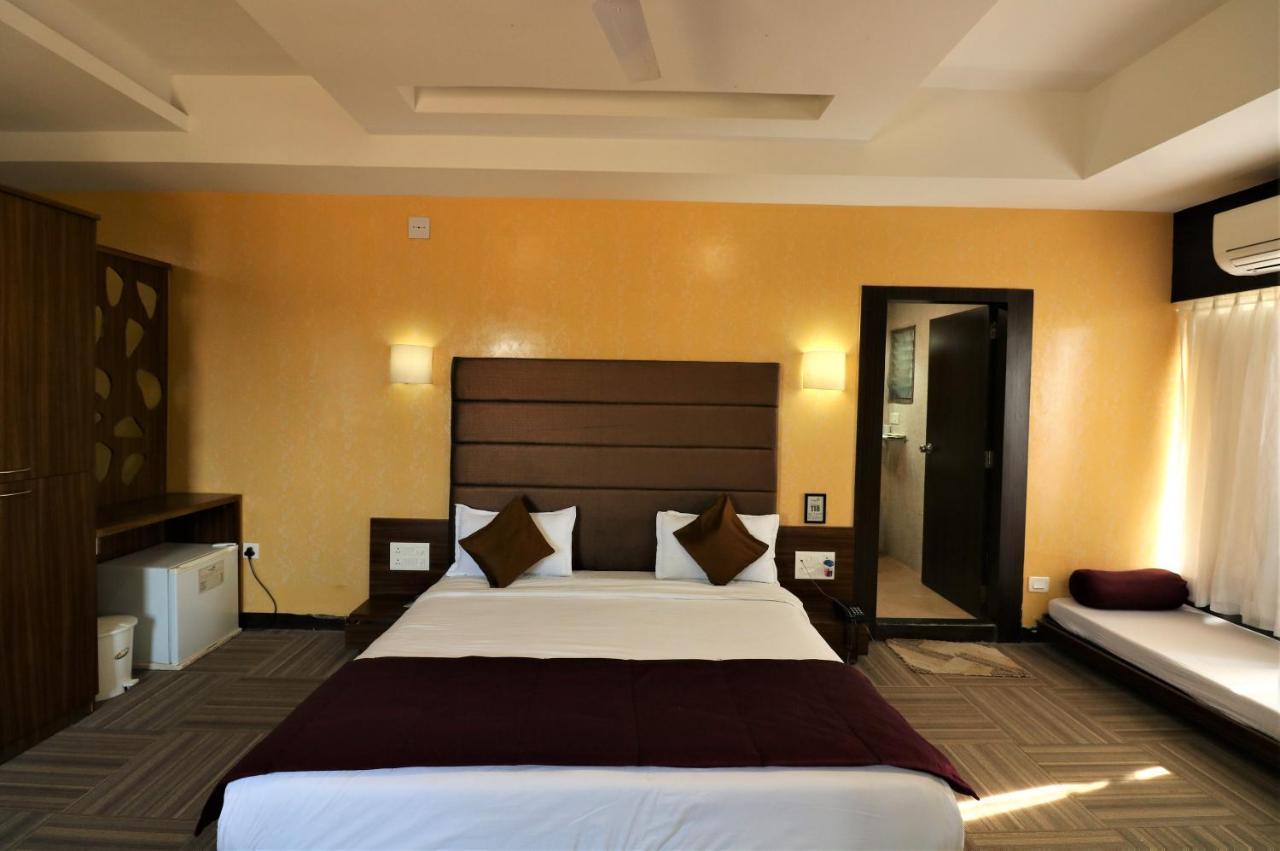 Goverdhan Greens Resort Dwarka L Hotels In Dwarka Exterior photo